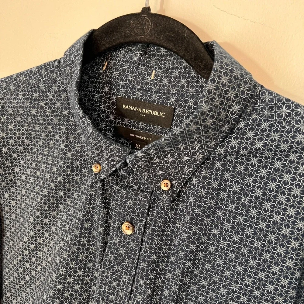 Banana Republic Untucked Fit Micro Geo Print Shirt Mens Cotton Button Down XL